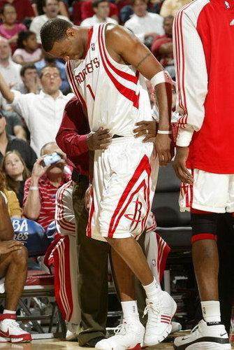 邮报：犯罪团伙盯上了英超球星及其家人，盗窃奢侈品换枪支（英超球星及家属被犯罪团伙盯上：盗窃奢侈品换取枪支）