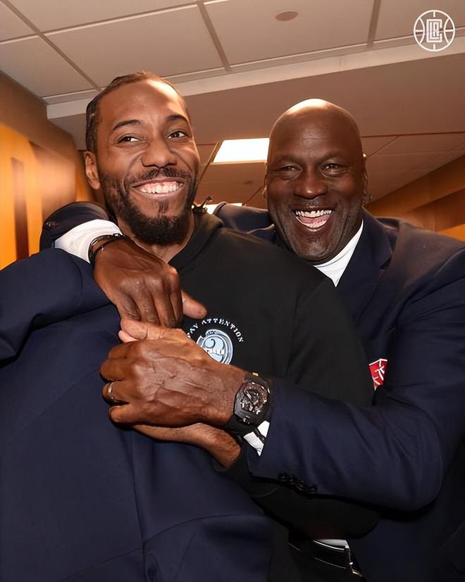 刘健：邵佳一做到了对每个人都公平，下班在路上也要思考问题（刘健称邵佳一对所有人公平，连下班路上也在琢磨工作）