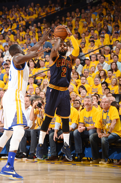 你故意的吧？范戴克防守传中时高举右手导致手球送点（被质疑故意？范戴克防守传中高举右手导致手球判点）